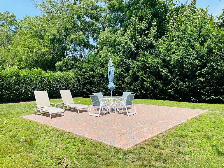 Parkway Dr — Photo 10