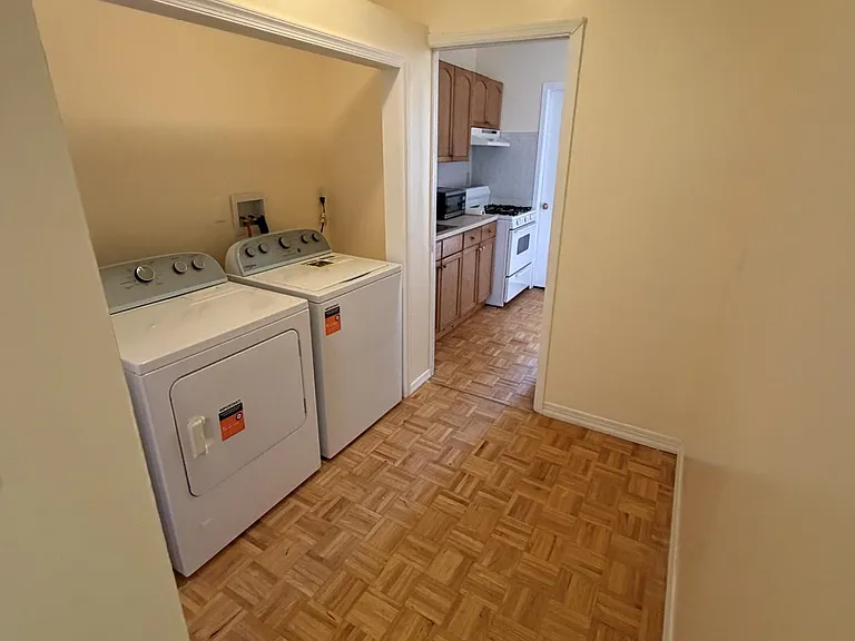 348 Grove St — Photo 5