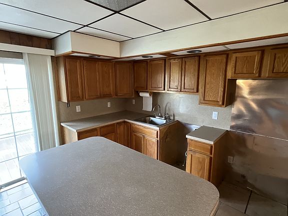 3rd image of 1614 Scott Rd #1