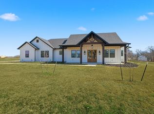 420 Zonaverde Ct, Poolville, TX 76487