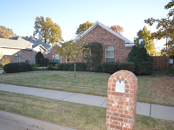 2nd image of 3516 Saint Johns Dr