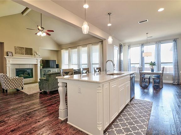 3rd image of 2604 Kermit Dr