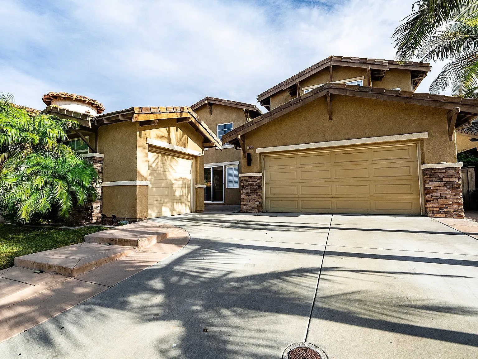 4 bed, 2950 sqft, $5,999 — Photo 1