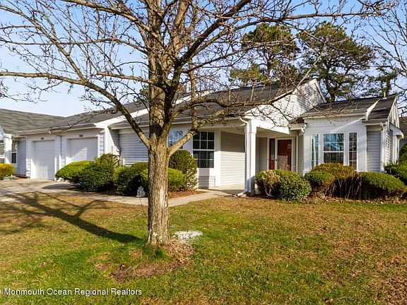 3rd image of 1229B Thornbury Ln