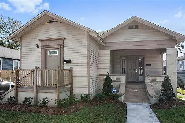 2508 Myrtle St — Photo 1