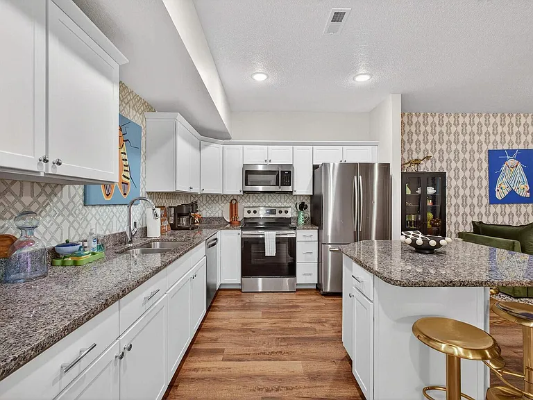 4833 Lauren Ln — Photo 8