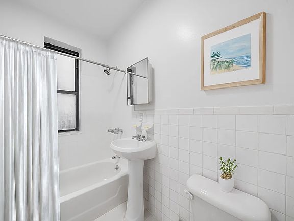 3rd image of 728 W 181st St APT 50