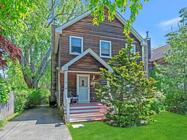 416 3rd St, Greenport, NY 11944