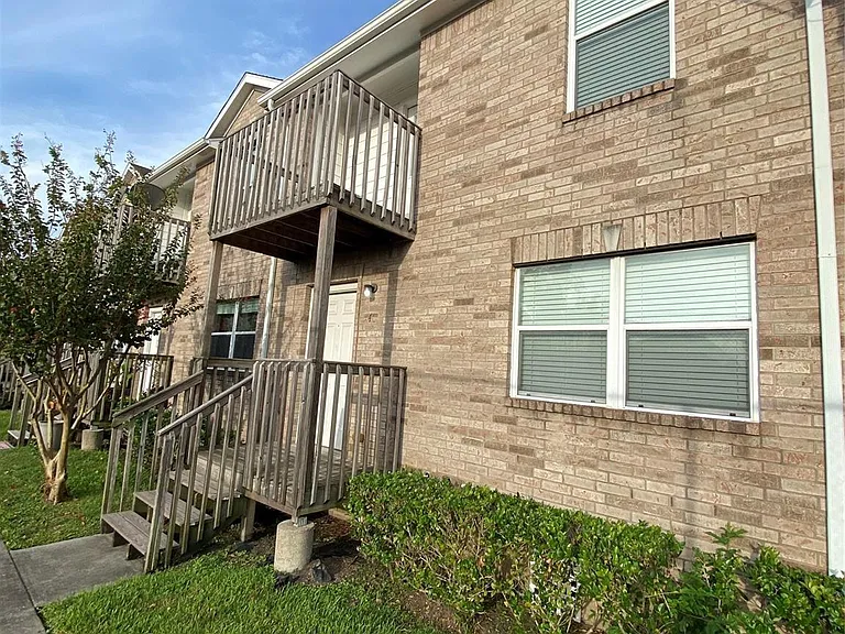 11905 Algonquin Dr #4 — Photo 2
