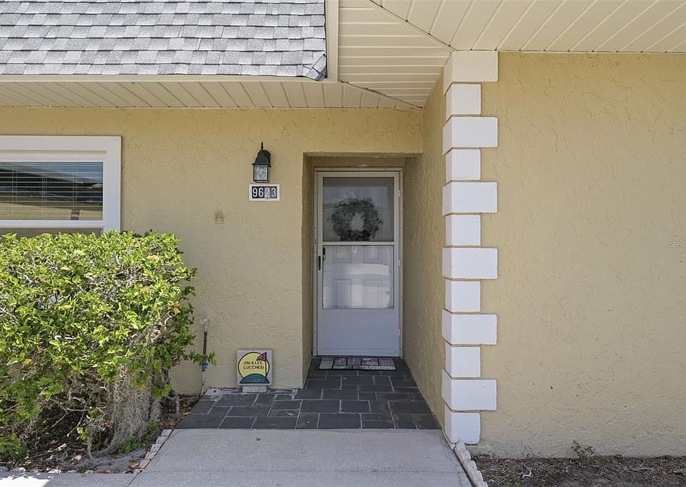 1st image of 9623 Brassie Ct