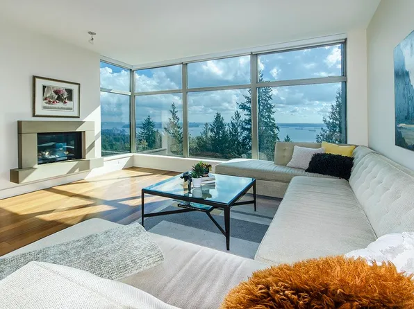 3335 Cypress Pl #801, West Vancouver, BC V7S 3J8