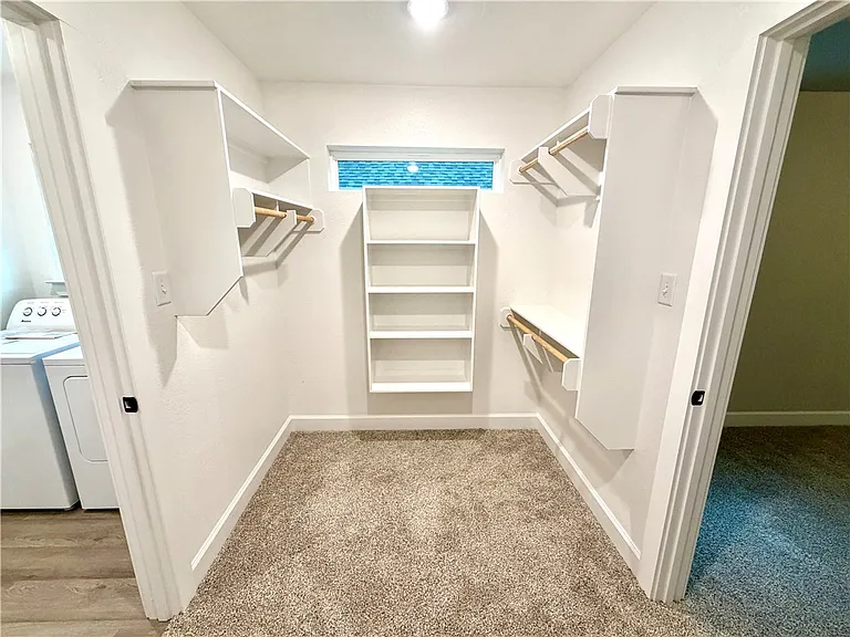 1216 Bridgewater Dr — Photo 11