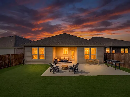 1109 Nathan Ln Photo 1
