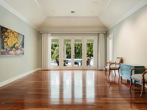 3rd image of 407 Sable Oak Drive