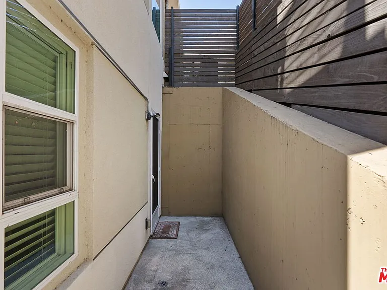 2780 N Wright Ln — Photo 28