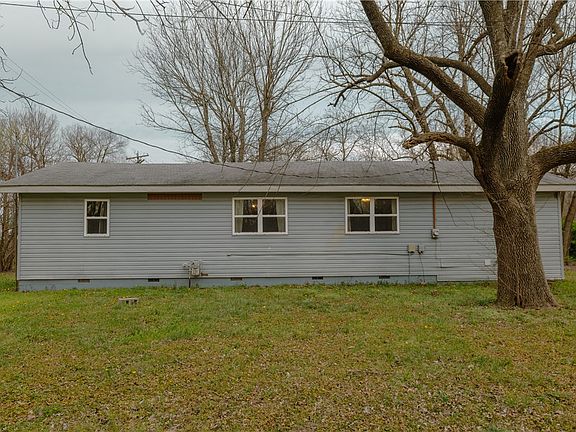 5th image of 115 Shady Ln