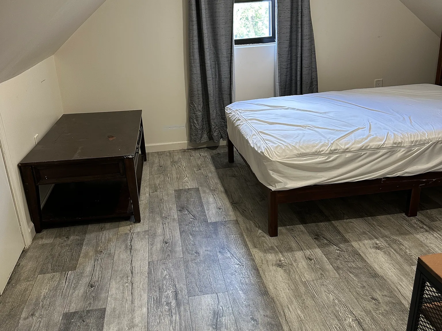 1 bed, 2.5 bath, 2115 sqft, $900 — Photo 2