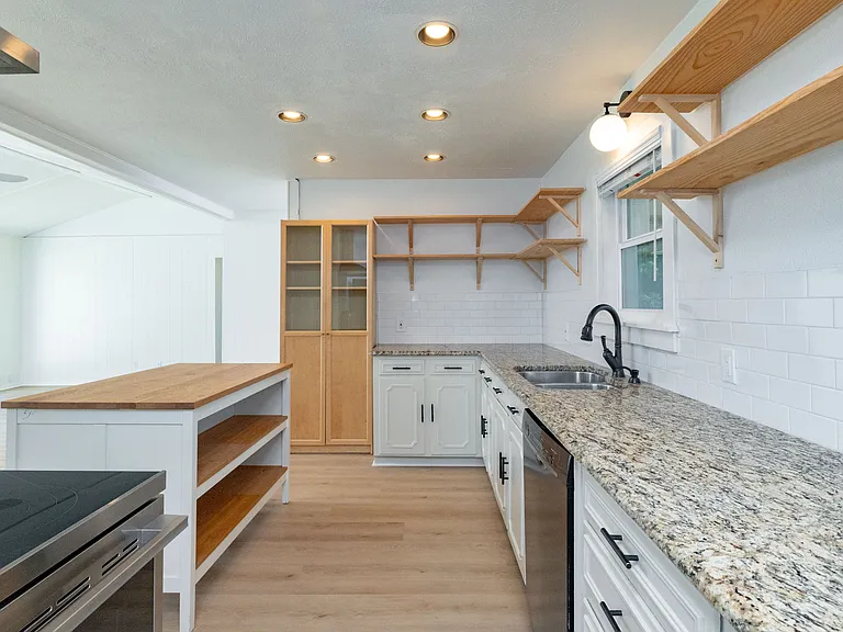 2212 Ridge Ln — Photo 13