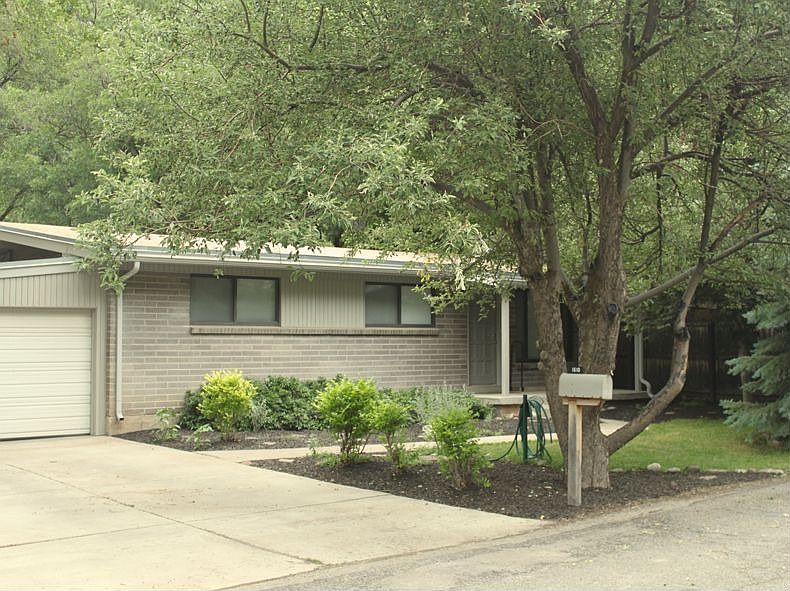 1st image of 3825 E Sunnydale Ln