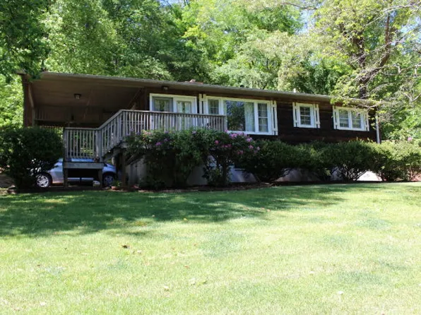 14 Lakeview Dr N, Marion, NC 28752