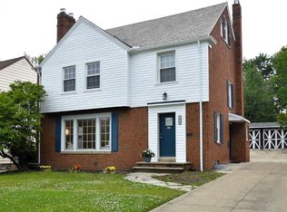 2379 Loyola Rd, University Heights, OH 44118