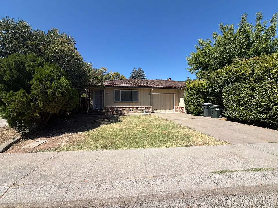 1429 Topaz Way