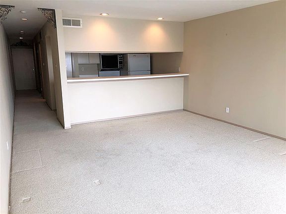 3rd image of 12600 Melville Dr APT 204