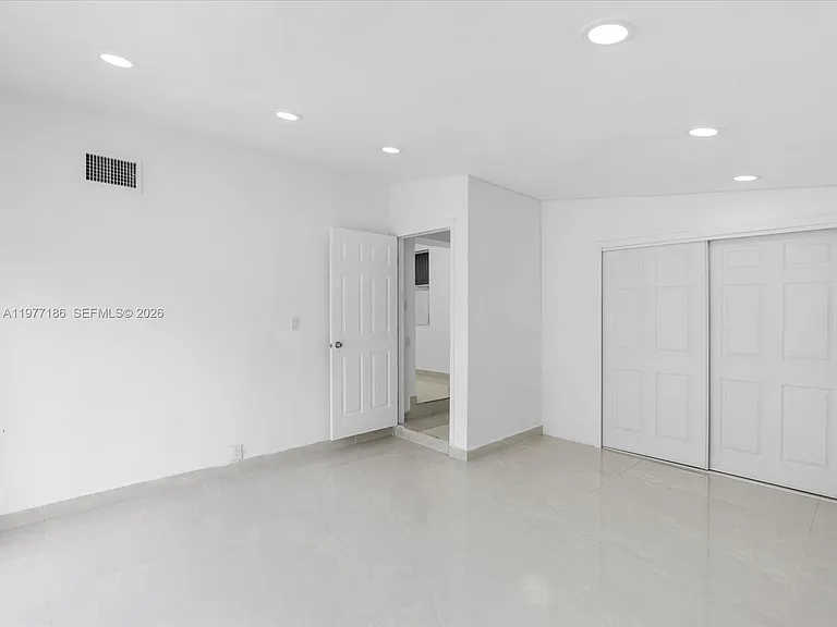 4331 SW 31st Dr — Photo 13