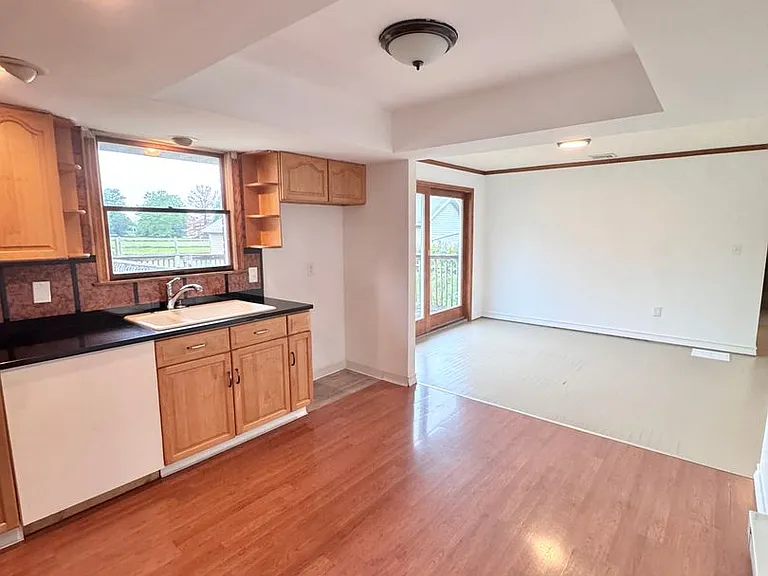 8325 Schantz Rd — Photo 9