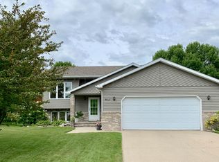 3216 Village Green East Loop Dr, Moorhead, MN 56560