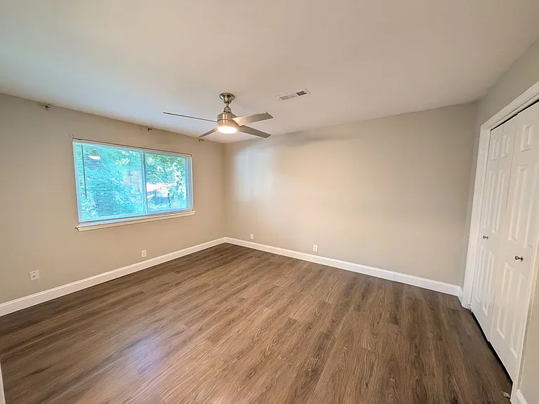 1604 S Redbud Pl — Photo 6