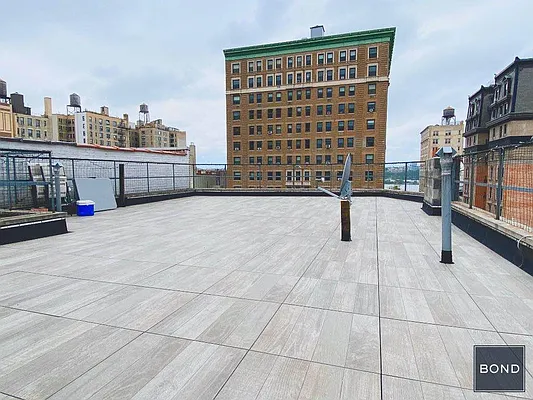 Rented by Bond New York | media 31