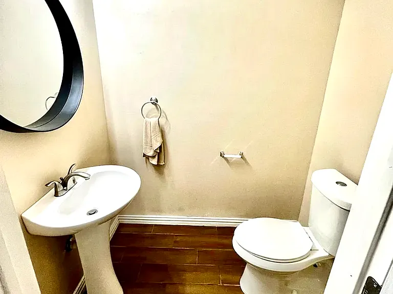 311 Milton St #3 — Photo 9
