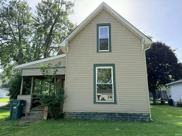 304 N Willow St, Flora, IN 46929