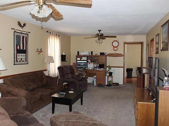 3rd image of 1202 Riverview Dr