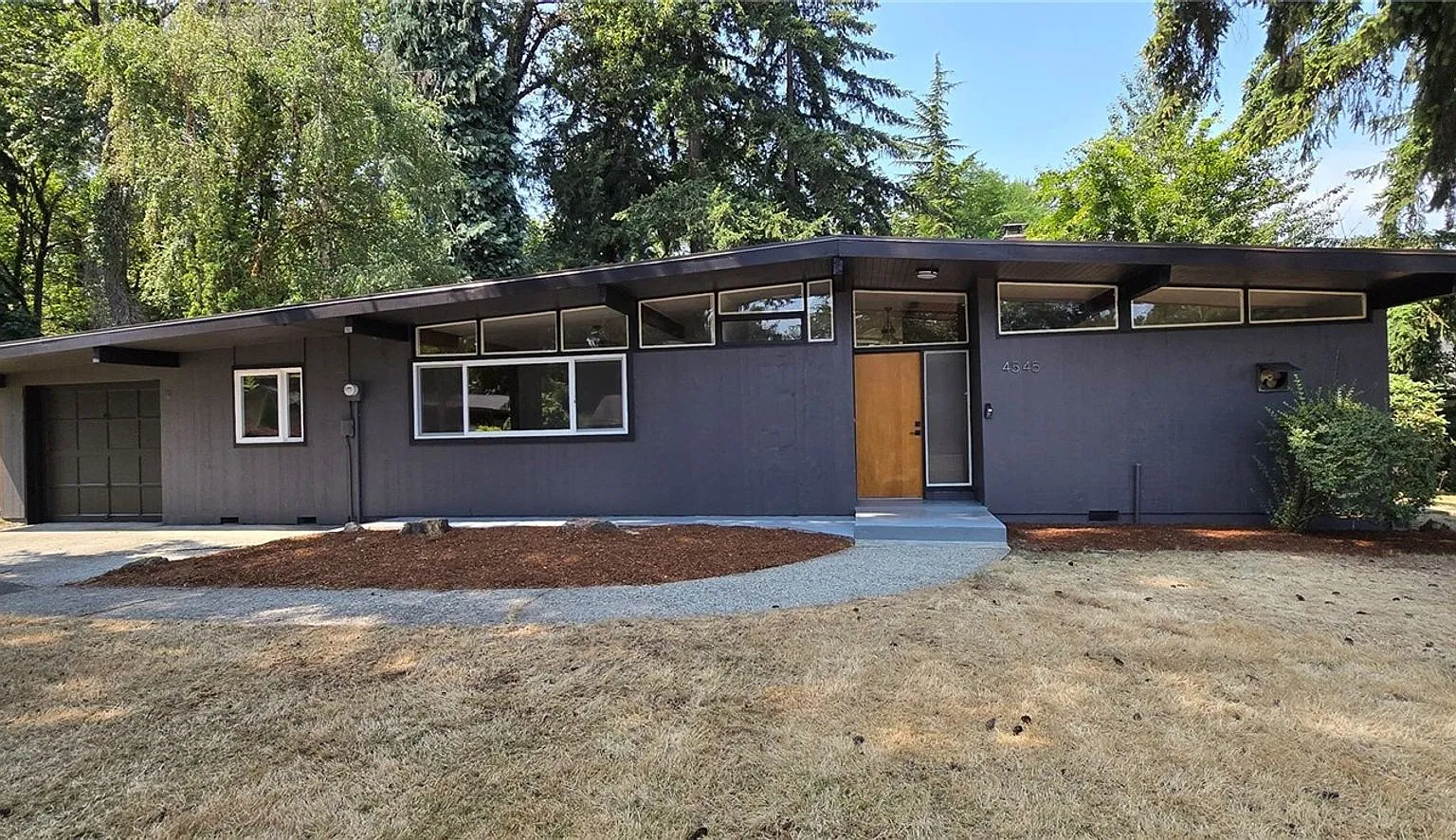 4Bd/2Ba Bellevue Home — Photo 1