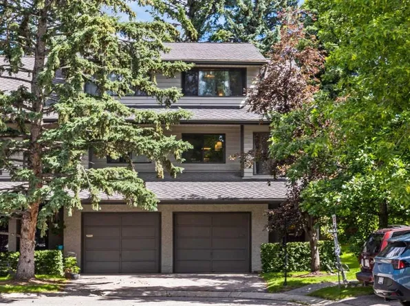 140 S Point Dr NW #16, Calgary, AB T3B 4W3