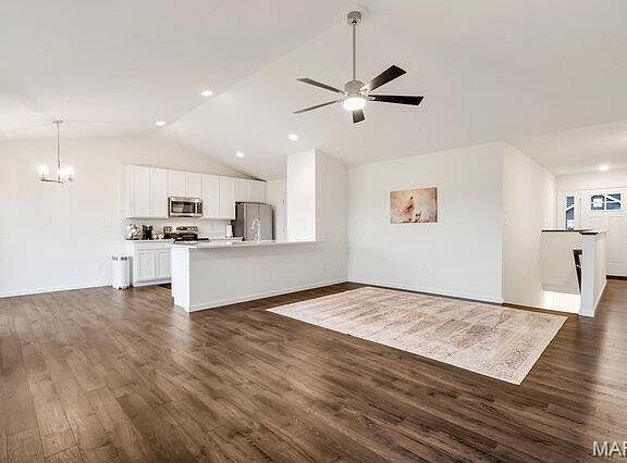 4th image of 884 Woodbridge Way