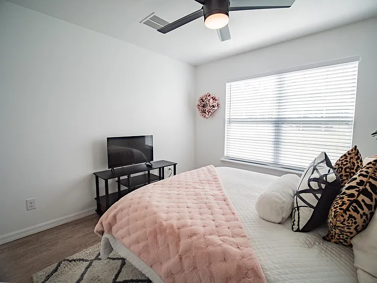 315 SE Lindale Gln — Photo 14