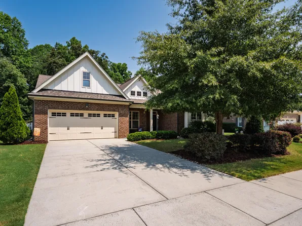 449 Sippihaw Oaks Dr, Fuquay Varina, NC 27526