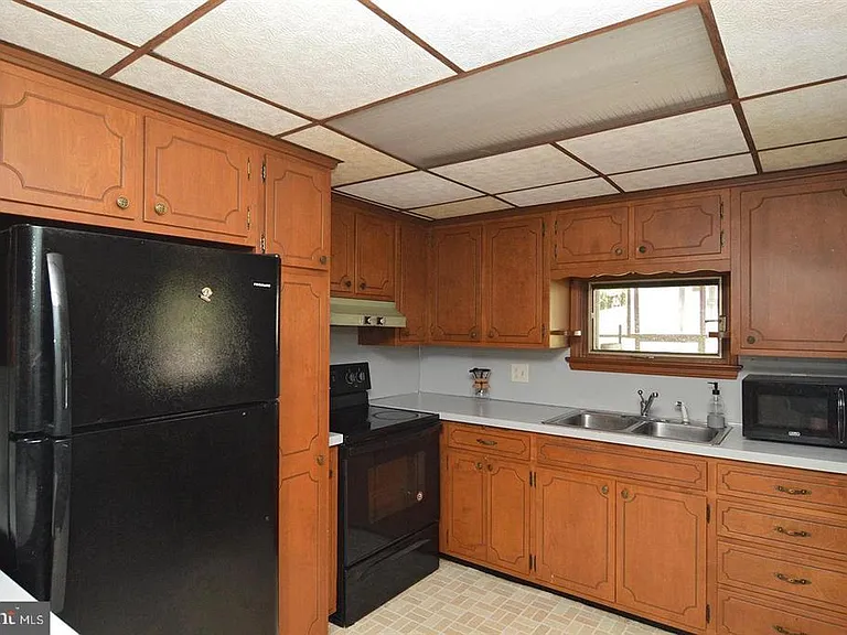 101 W Franklin St — Photo 13