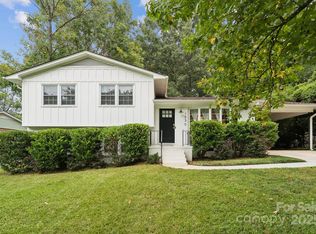 1530 Barberry Ct, Charlotte, NC 28211