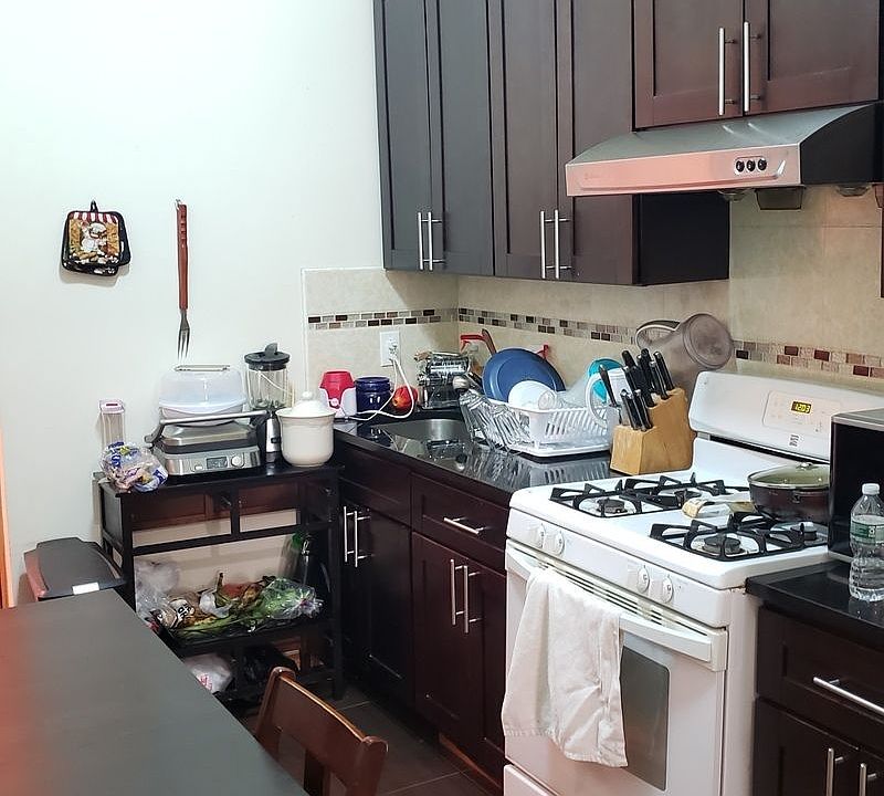2nd image of 855 Broadway APT 3R