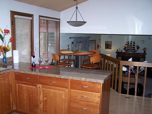 kitchen / nook