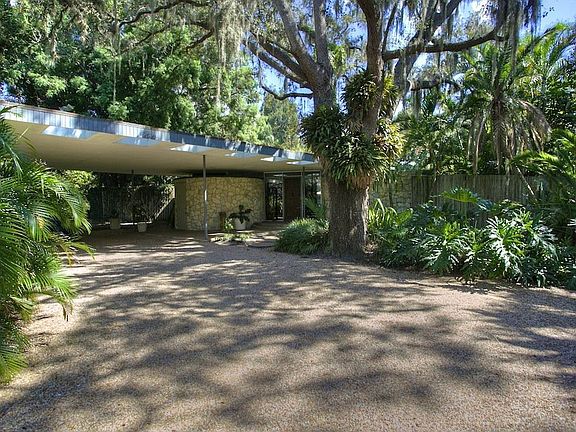 2nd image of 1806 S Lake Shore Dr