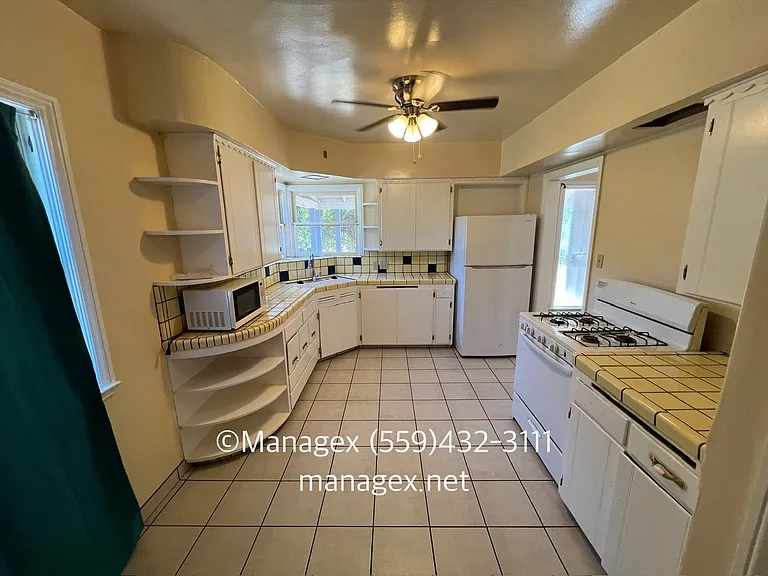 1495 N Safford Ave — Photo 10