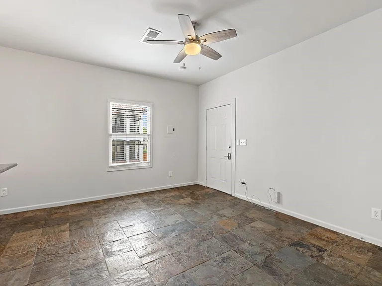 631 Cortlandt St #A — Photo 9