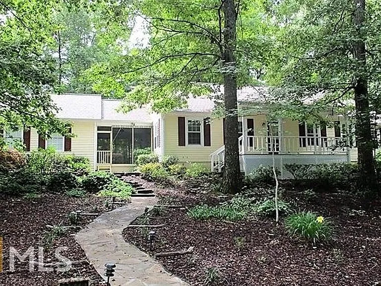 2948 Hendriske Rd — Photo 1