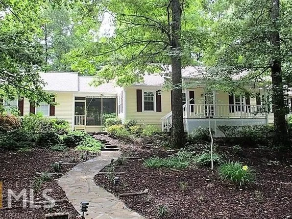 2948 Hendriske Rd, Young Harris, GA 30582