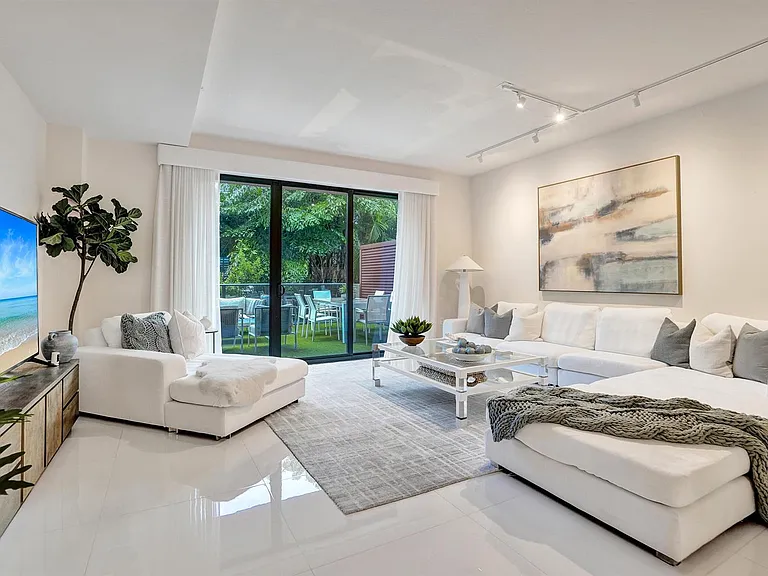 3030 Ocean Blvd #S104 — Photo 1